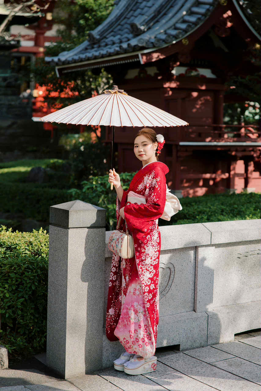 FURISODE
